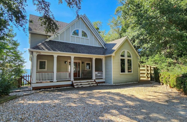 How Sweet The Sound - Beautiful 3 BR Soundfront home overlooking the Currituck Sound w/Private Pool