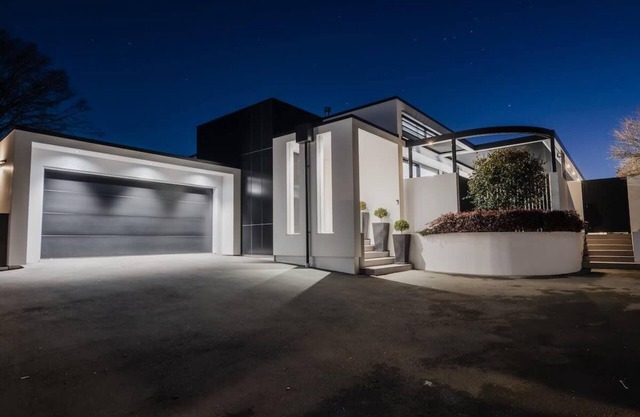 How the 1% Live - Waiwetu St Sleeps 15