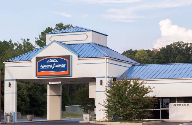 Howard Johnson by Wyndham Commerce GA