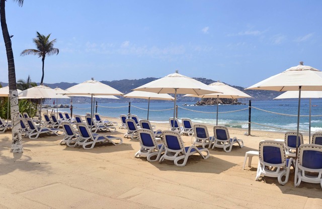 HS HOTSSON Hotel Acapulco