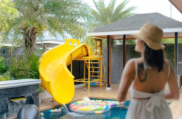 Hua Hin Pool Villa and Pool table with 3 bedrooms, 3 bathrooms near Cha-Am beach