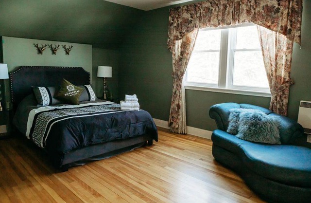 Huberdeau Heritage, Beach, Golf, Kayak, BBQ, SPA, Games Room, Near Mt Tremblant