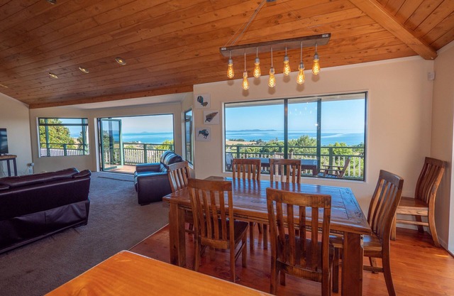 Huge 180 degree views of Doubtless Bay