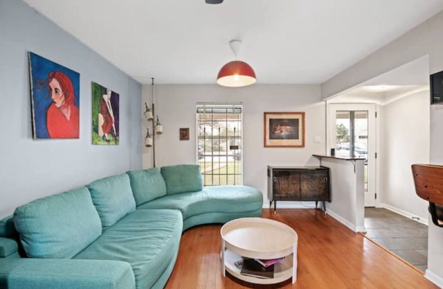 Huge 4 Bedroom MCM House, Walk to Downtown!