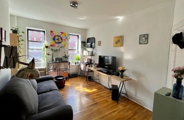Huge apt UWS