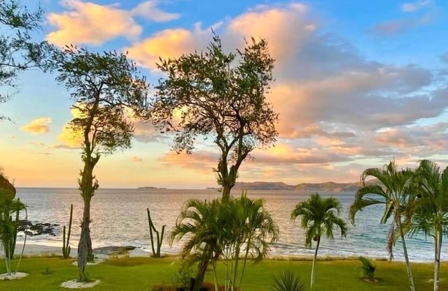 Huge Beachfront 4 Bedroom Condo with Private Beach by Marina Flamingo