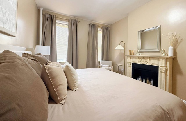 Huge designed king size 2bdr apartment New York, Central Park, Times Square