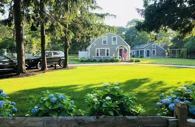 Huge Family Compound Near Beach Hot Tub, Basketball Court,Pinball. Linens incl