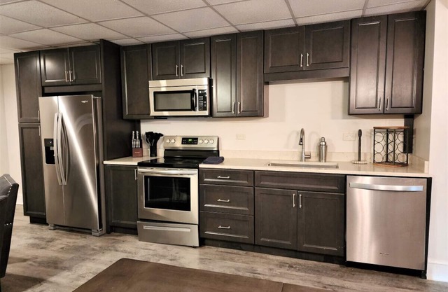 Huge Luxury Home! 3 Floors, Game Room, Private!