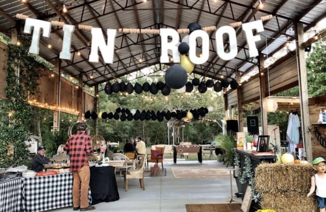 Huge outdoor space, 7 acres w/3 tiny homes and pavilion all to yourself