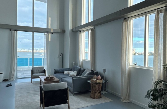Huge Waterfront Loft with Giant Balcony