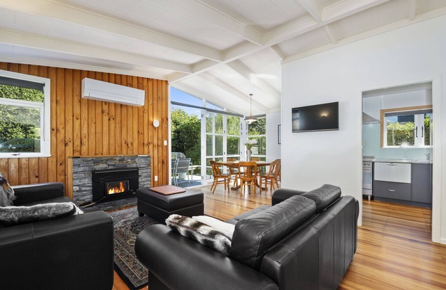 Huia Street Haven - Taupo Holiday Home