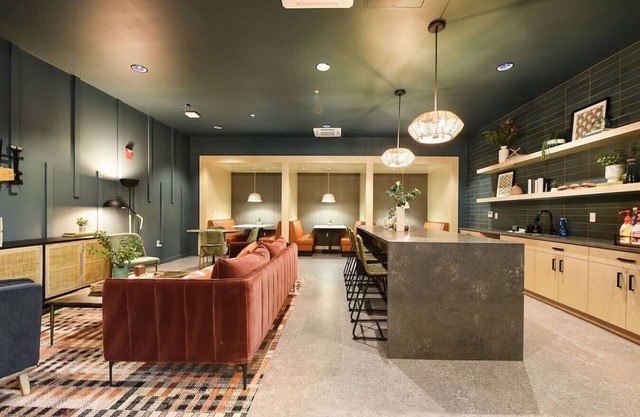HULU+GYM with Parking Near UPMC|Pitt Uni |Shopping