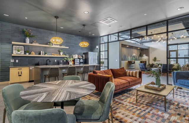 HULU+PARKING+GYM Near Shopping|Universities|UPMC
