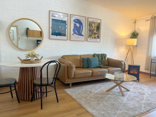 Humble & Cosy, in the Heart of East Vic Park