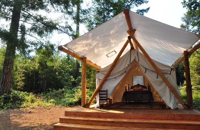 Humboldt Glamping! A unique experience. Your very own private camp! Cabin & Tent