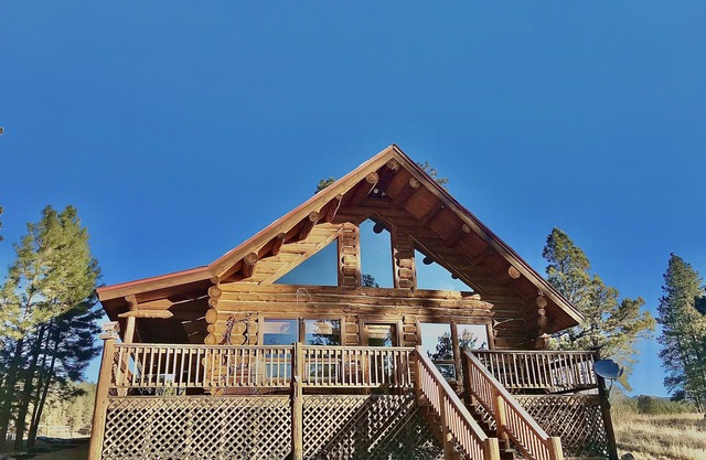 Hummingbird Haven/Cozy Log Cabin/Skiing/Free WiFi