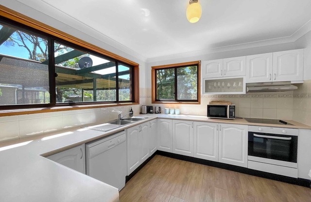 Hunter Homestead & Cottage - Large group accommodation in perfect Lovedale location