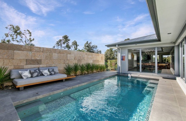 HUNTER VALLEY WILDFLOWER - THE VINTAGE HOLIDAY HOUSES