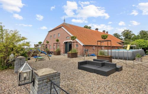 Hunting Lodge
