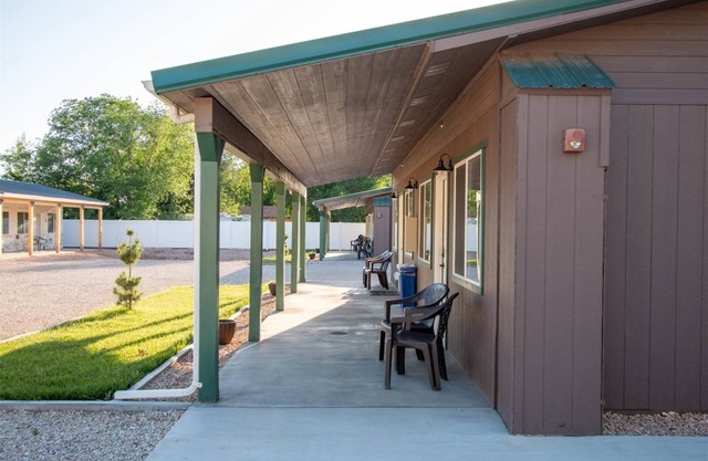 Hurricane Hideaway Lodging