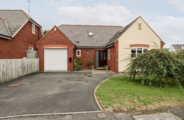 HURST GREEN, pet friendly, with a garden in Ewyas Harold
