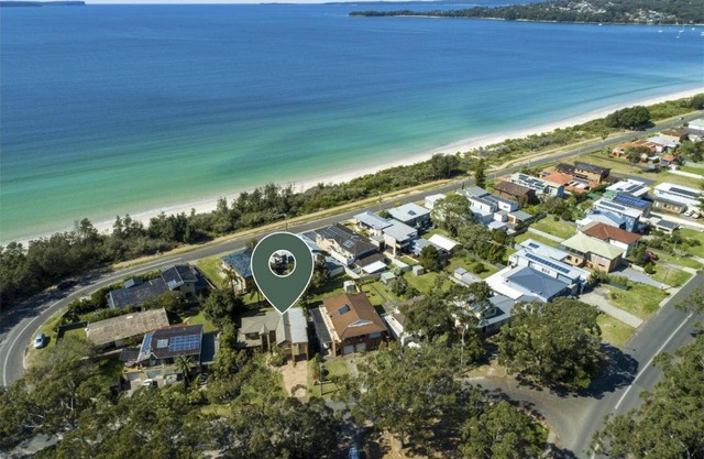 Husky Big Beach - Belle Escapes Jervis Bay