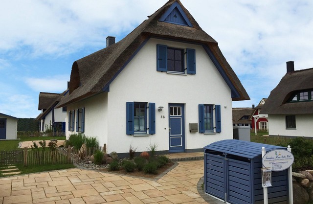 Huus Poeler Wiek: Beautiful thatched cottage near the beach and world cultural city Wismar