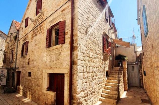 HVAR HEART HERITAGE STONE HOUSE 2 floors, up to 6 persons