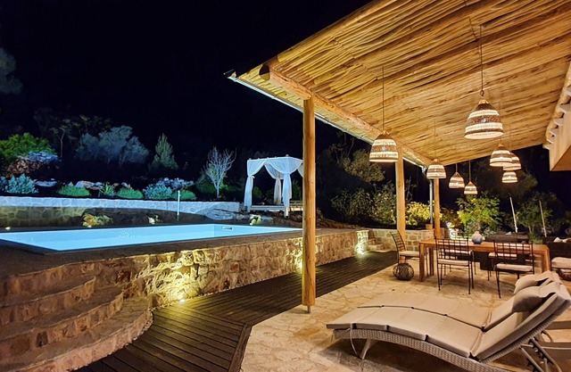 Hvar, Stari Grad, 5 min from center, peacefull place, no neighbours.