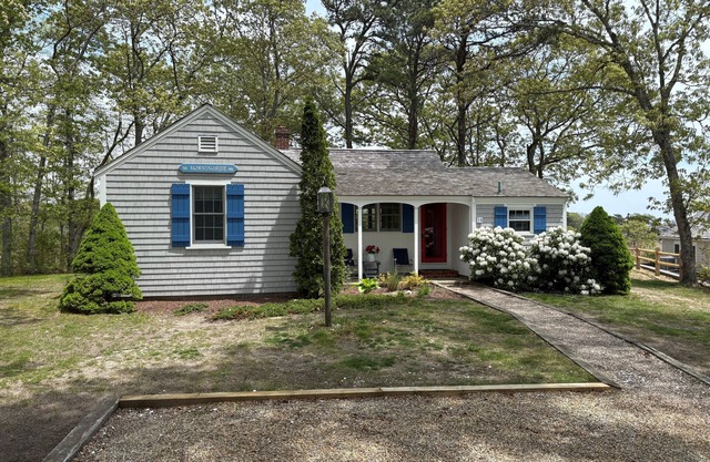 Hyannis Port Cottage with Ocean Views and Access to 3 Beautiful Ocean Beaches!