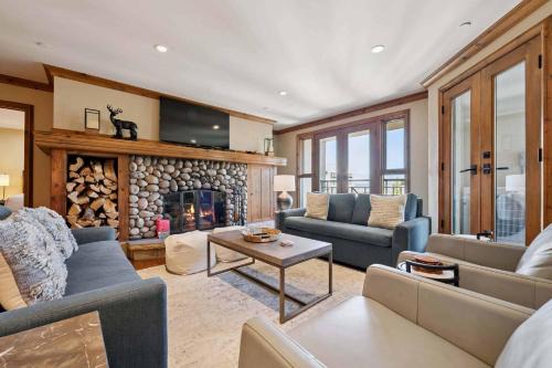 Hyatt Condominium 01 by East West Hospitality
