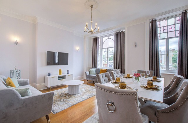 Hyde Park Apartment
