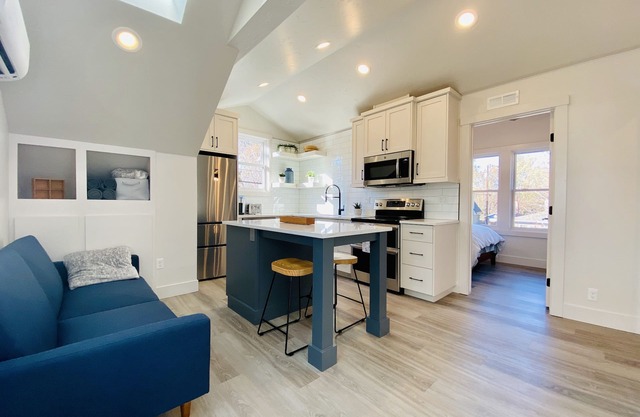 Hyde Park Hideaway-Modern Comfort in Boise’s Best Neighborhood-Walk to downtown!