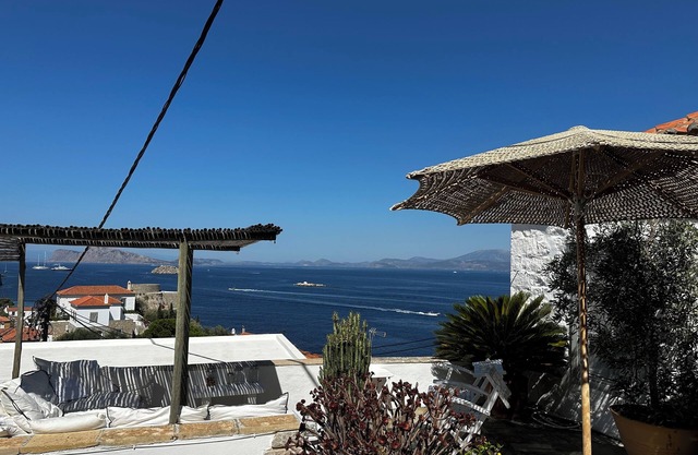 Hydra: house with spectacular view of the sea - For 3 persons, all conveniences