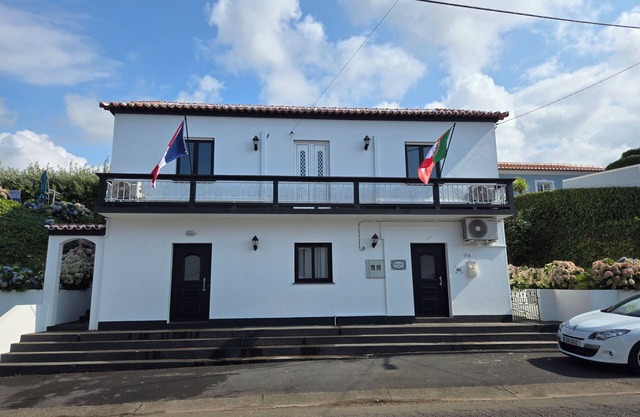 Hydrangea HillnQuatro Ribeirasnn 3 bedroom house