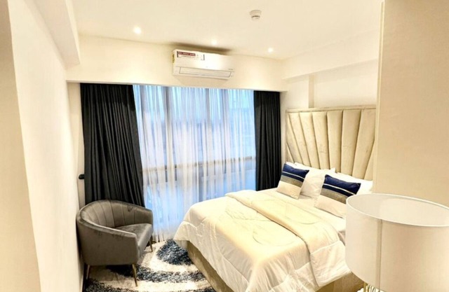 I bed luxury stay in the heart of Osu