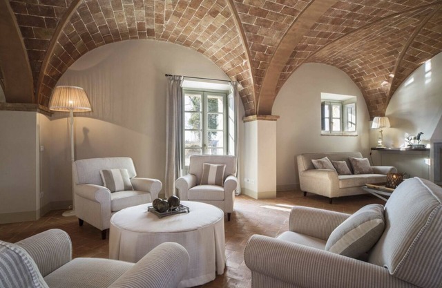 I Ferrioli - Five Bedroom Villa, Sleeps 10