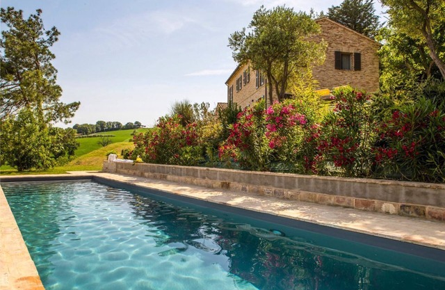 I Girasoli - Five Bedroom Villa, Sleeps 10