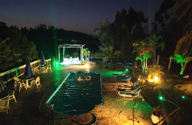I'm renting a farm with a waterslide, three swimming pools and plenty of space for leisure. Check it out!