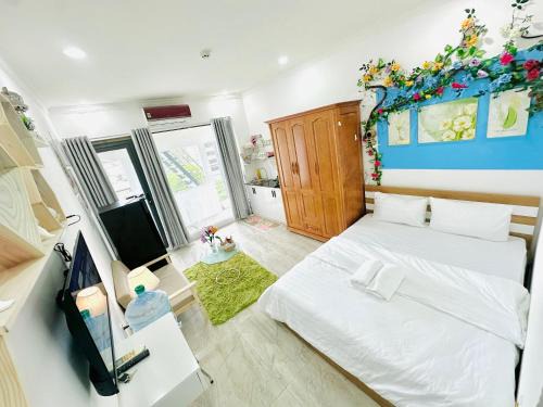I RiverSide 405B I Spacious Studio W Kitchen & Balcony
