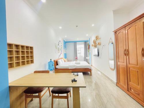 I RiverSide A402 I Spacious Studio W Kitchen & Park View