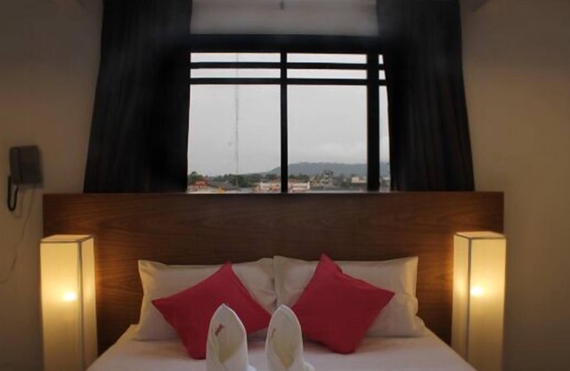 I Room Hotel