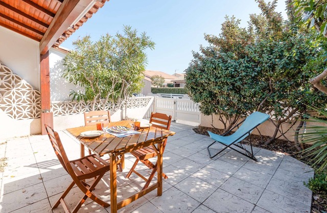 IB342 3-room house with communal pool
