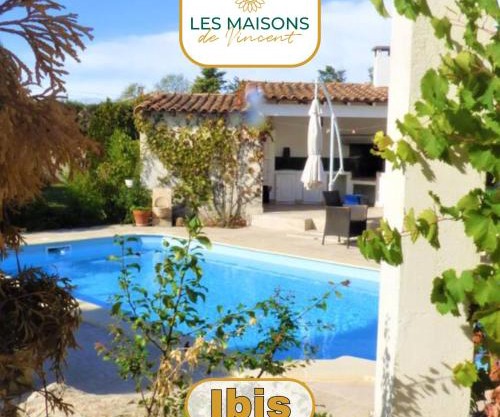 Ibis - villa avec piscine, jardin et parking