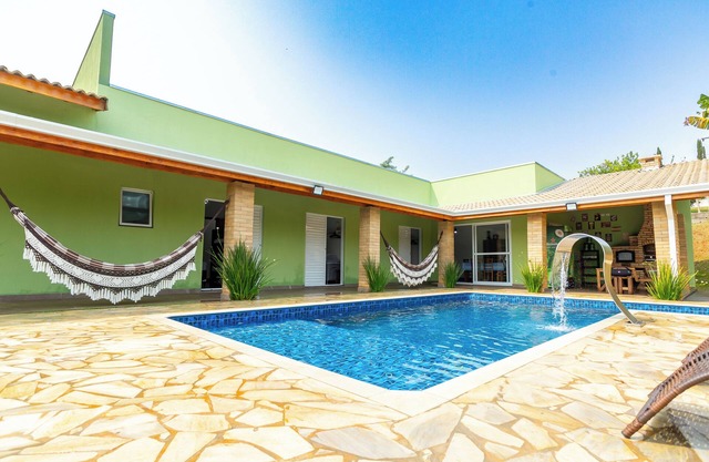 Ibiúna | Country house in condominium with pool and barbecue