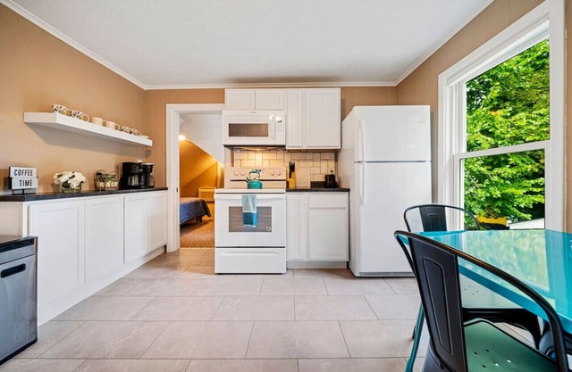 Ideal 2BD location in Saco w/ Free Parking