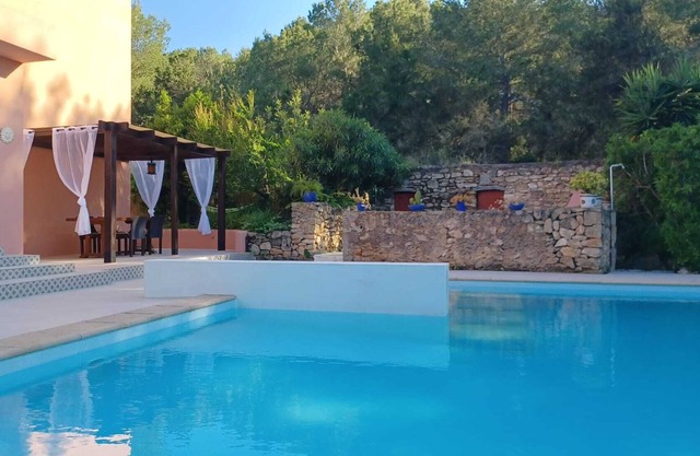 Ideal charming house for families with children (Tourist license ET-0454-E).
