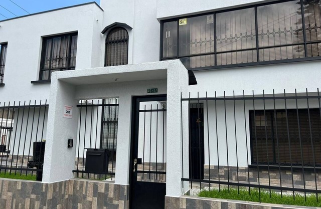 IDEAL FAMILY HOME, CLOSE TO THE AIRPORT