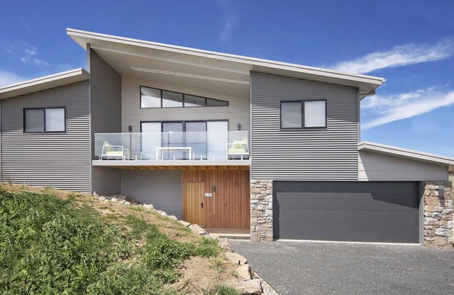 Ideal for both winter and summer adventures in the Snowy Mountains.